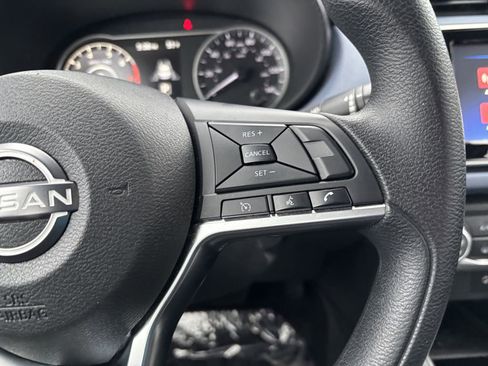 Used 2023 Nissan Versa SV image 16