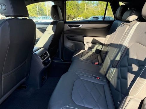 New 2026 Volkswagen Atlas Cross Sport SE FWD image 7