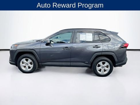 Used 2020 Toyota RAV4 LE image 4