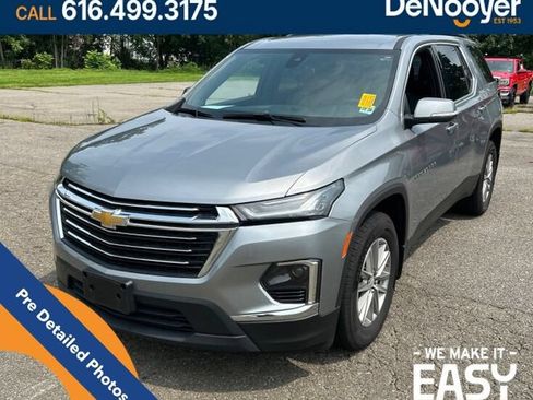 Used 2023 Chevrolet Traverse LT AWD/4WD image 1
