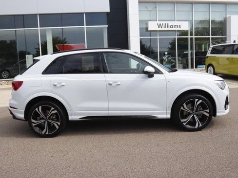 Used 2023 Audi Q3 2.0T Premium Plus w/ Premium Plus Package image 2