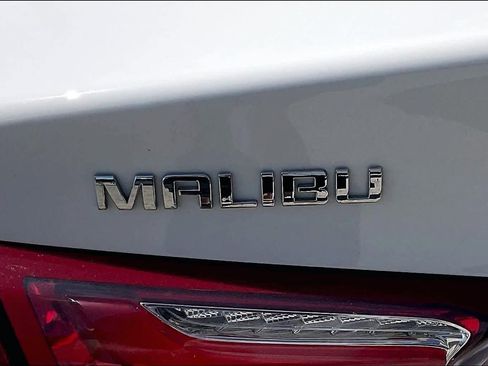 Used 2022 Chevrolet Malibu LT image 32