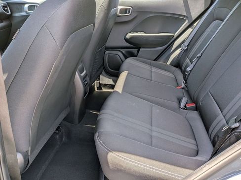 Used 2025 Hyundai Venue SEL FWD image 26