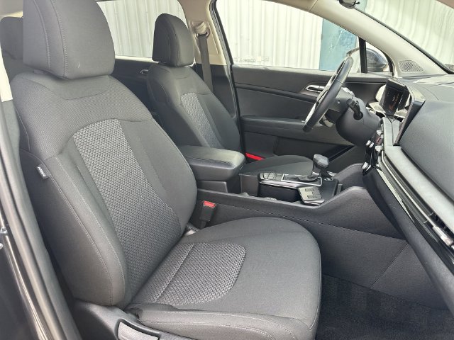 Used 2026 Kia Sportage LX FWD image 33