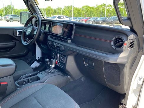 Used 2024 Jeep Wrangler Unlimited Rubicon AWD/4WD image 33