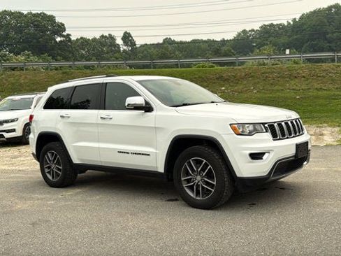 Used 2017 Jeep Grand Cherokee Limited AWD/4WD image 2