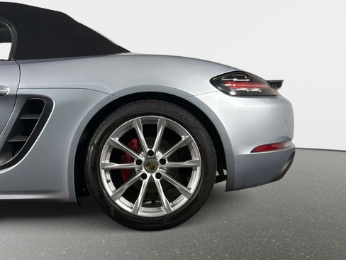 Used 2017 Porsche 718 Boxster S RWD image 13