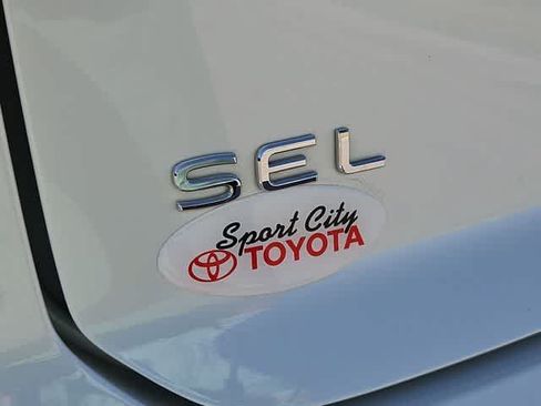 Used 2024 Volkswagen Atlas Cross Sport SEL R-Line AWD/4WD image 11