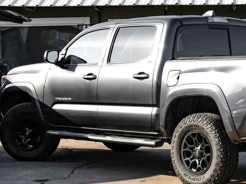 Used 2020 Toyota Tacoma SR5 image 19