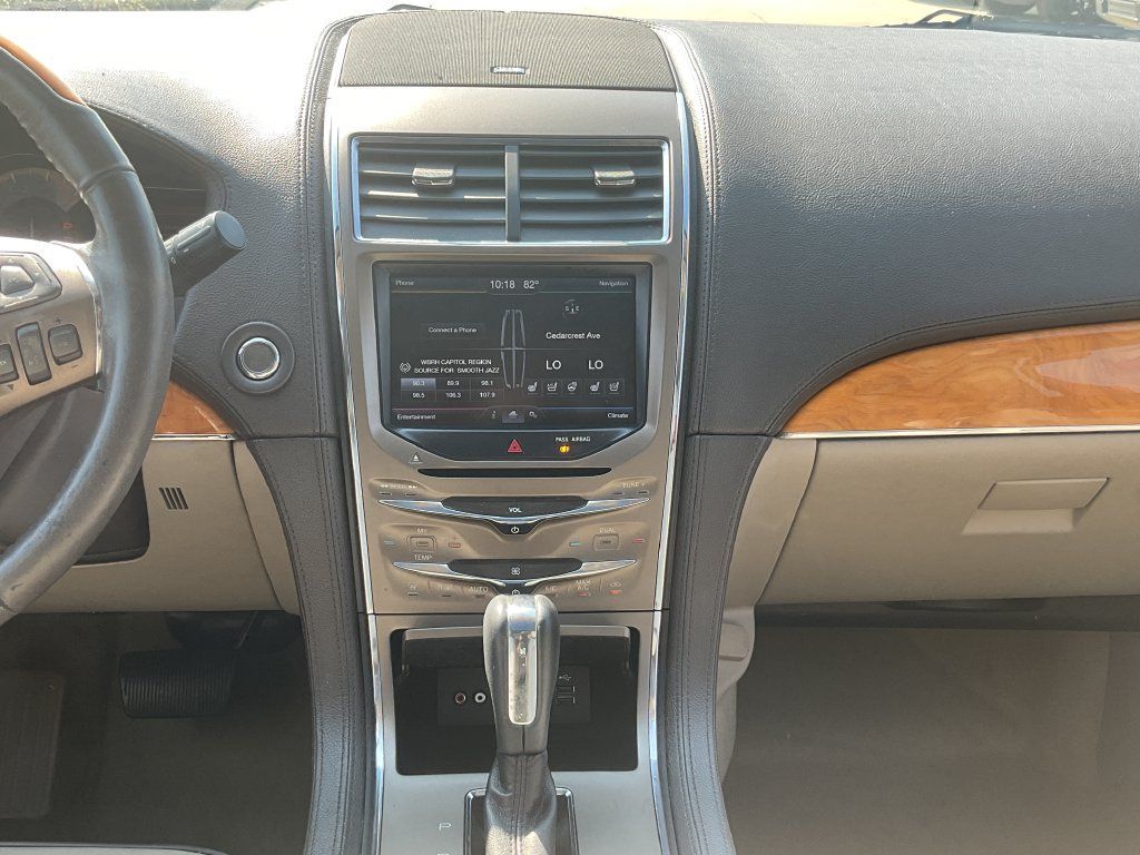 Used 2014 Lincoln MKX FWD w/ Equipment Group 102A image 27