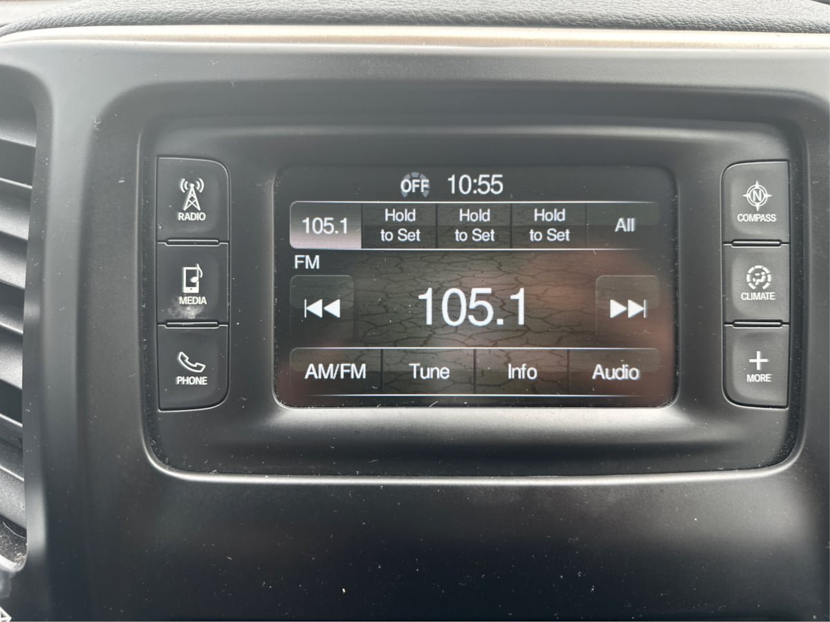 Used 2016 Jeep Cherokee Latitude w/ Safety/Convenience Group AWD/4WD image 15