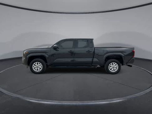 Used 2025 Toyota Tacoma SR5 image 5