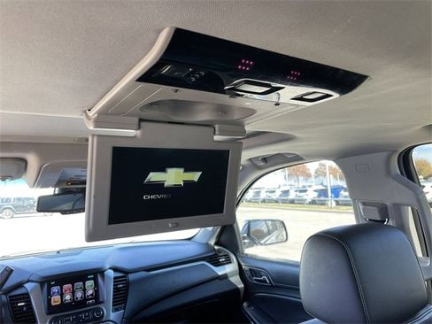 Used 2018 Chevrolet Suburban Premier image 23