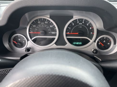 Used 2007 Jeep Wrangler Unlimited Sahara image 35