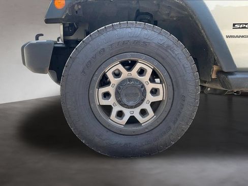 Used 2018 Jeep Wrangler Sport AWD/4WD image 29