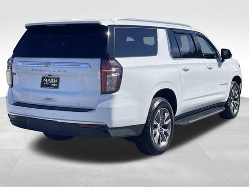 Used 2021 Chevrolet Suburban LT image 3