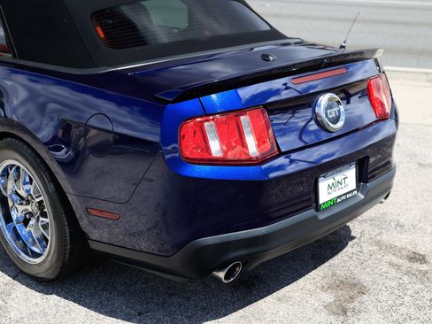 Used 2010 Ford Mustang GT image 34