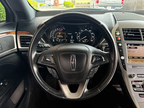 Used 2019 Lincoln MKZ Reserve FWD image 25