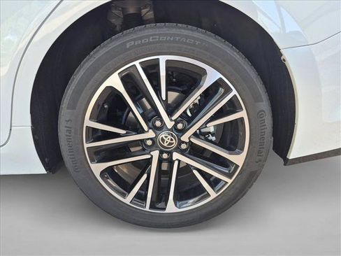 Used 2026 Toyota Camry XLE AWD/4WD image 13