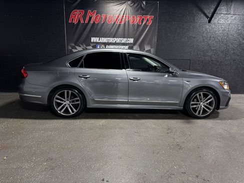 Used 2017 Volkswagen Passat 1.8T R-Line FWD image 5