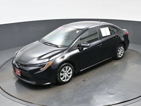 Used 2024 Toyota Corolla LE FWD image 33