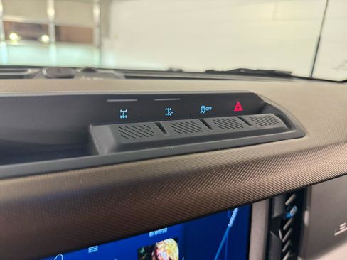 Used 2023 Ford Bronco Outer Banks image 18