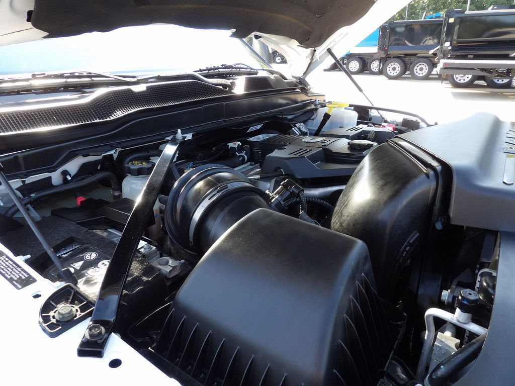 Used 2024 RAM 5500 4x4 Crew Cab image 43