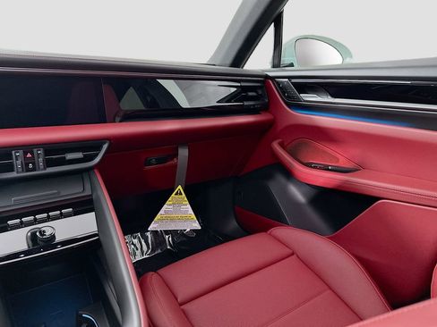 New 2026 Porsche Macan Electric image 26