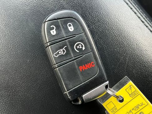 Used 2018 Jeep Grand Cherokee Altitude image 29