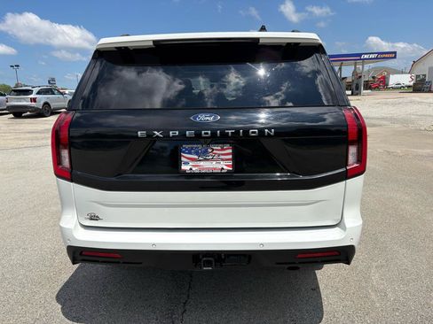 Used 2025 Ford Expedition Active AWD/4WD image 4