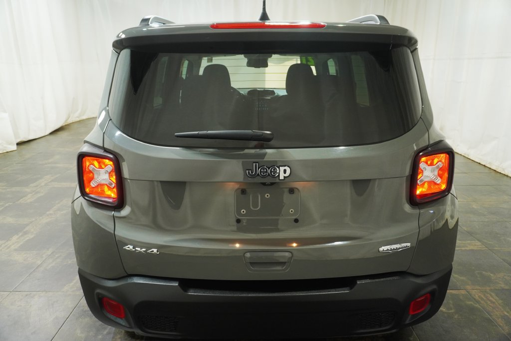 Used 2021 Jeep Renegade Latitude w/ Convenience Group AWD/4WD image 5