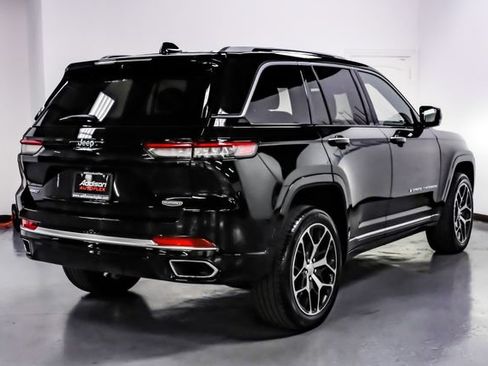 Used 2022 Jeep Grand Cherokee Summit AWD/4WD image 12