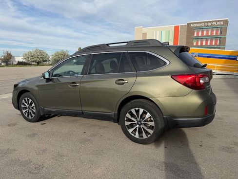 Used 2017 Subaru Outback 3.6R Limited image 17