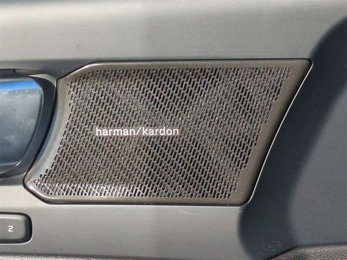 Used 2023 Volvo XC40 B5 Ultimate w/ Protection Package Premier image 30