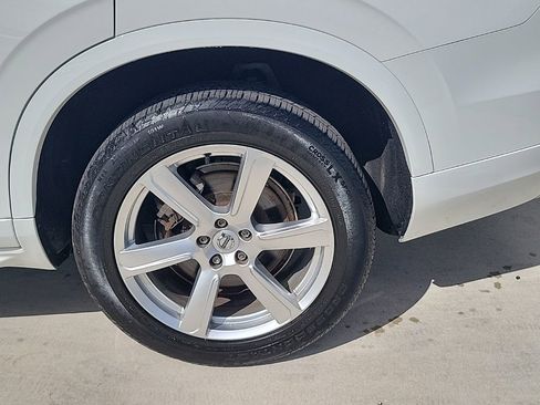 Used 2018 Volvo XC90 T5 Momentum w/ Momentum Plus Package image 4