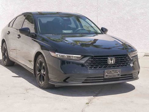 Used 2025 Honda Accord SE image 3