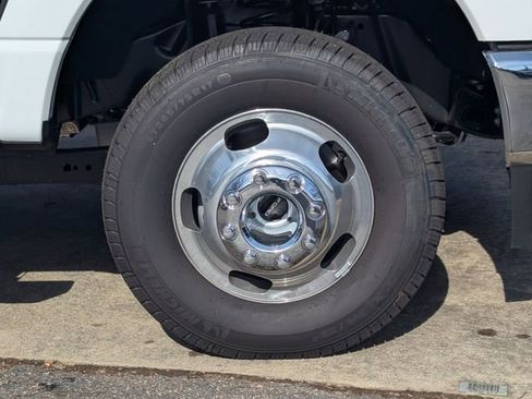 New 2025 Ford F350 XL w/ XL Chrome Package AWD/4WD image 12