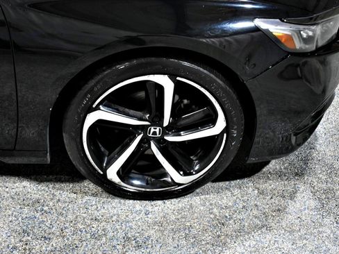 Used 2018 Honda Accord Sport image 8