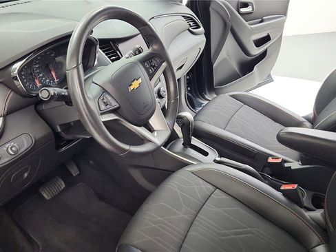 Used 2022 Chevrolet Trax LT w/ Driver Confidence Package AWD/4WD image 17