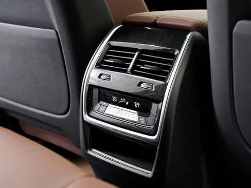 Used 2025 BMW X5 xDrive50e w/ M Sport Package image 22