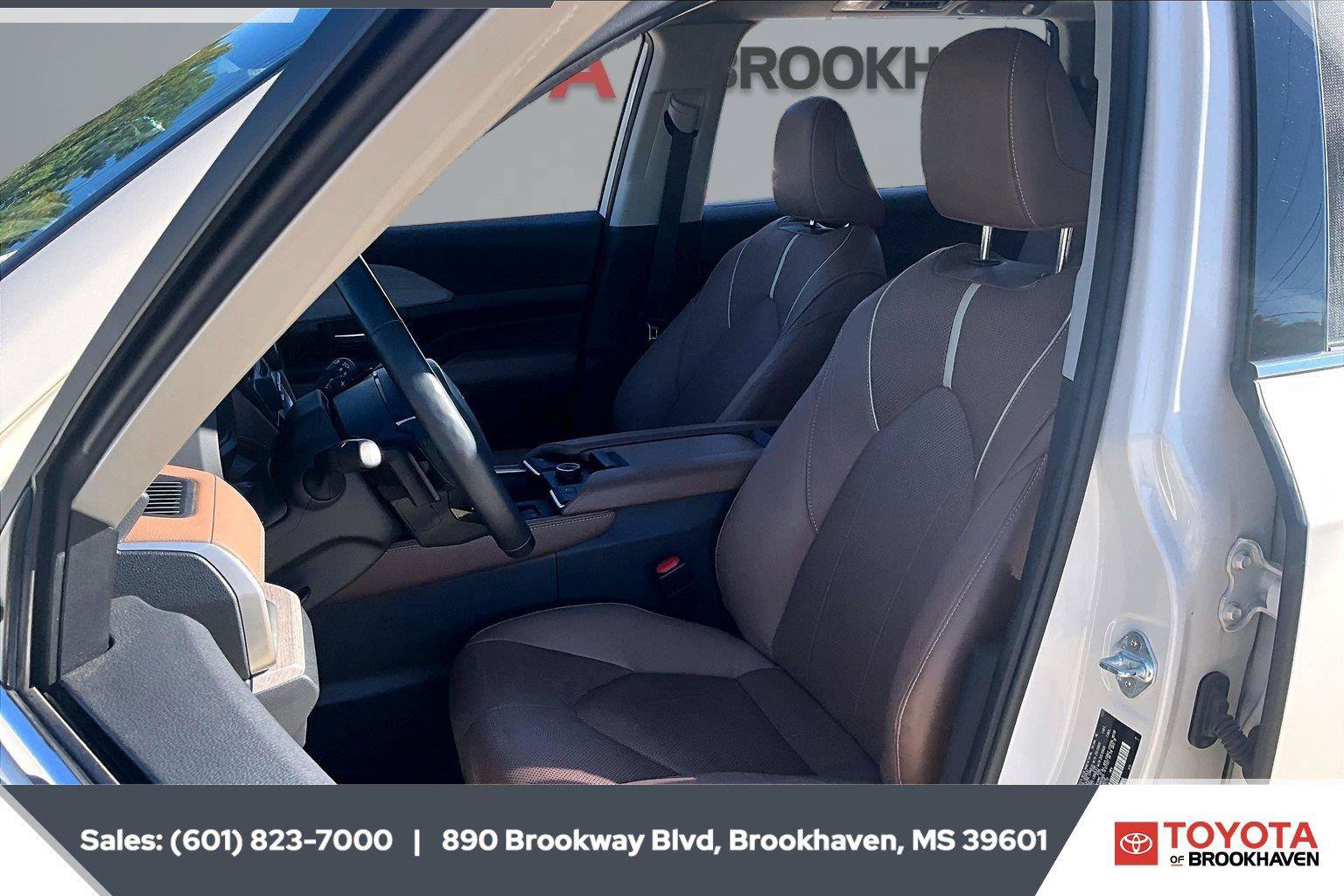 Used 2024 Toyota Grand Highlander AWD image 18