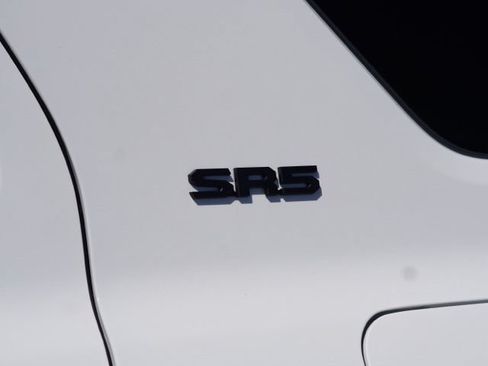 Used 2025 Toyota 4Runner SR5 AWD/4WD image 10
