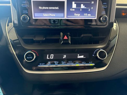 Used 2021 Toyota Corolla LE FWD image 27