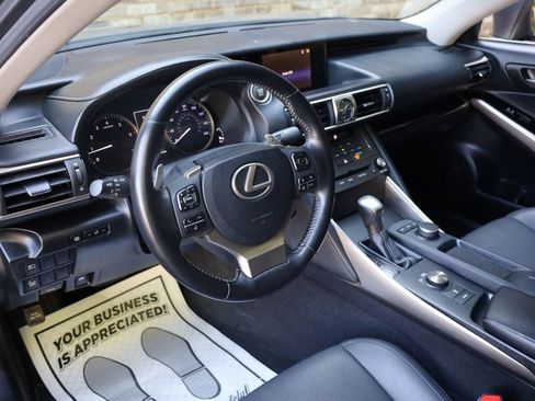 Used 2019 Lexus IS 300 image 14