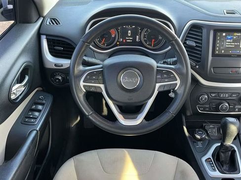 Used 2016 Jeep Cherokee Latitude image 17