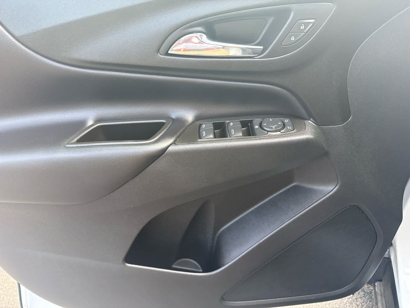 Used 2020 Chevrolet Equinox LT FWD image 10