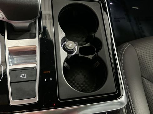 Used 2019 Audi Q8 Premium Plus image 28