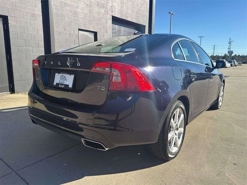 Used 2016 Volvo S60 T5 Premier w/ Convenience Package image 3
