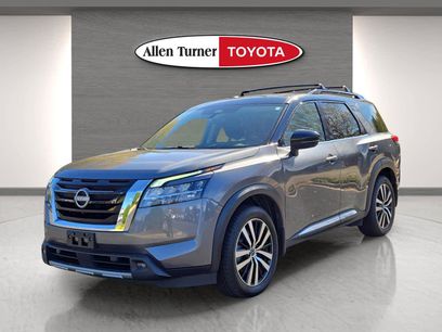 Used 2023 Nissan Pathfinder Platinum w/ Cargo Package
