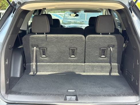 Used 2021 Chevrolet Traverse LS FWD image 20